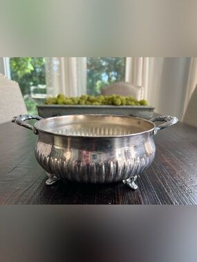 Vintage English Silver Mfg Corp Silverplate Footed Serving Bowl Ornate Handles